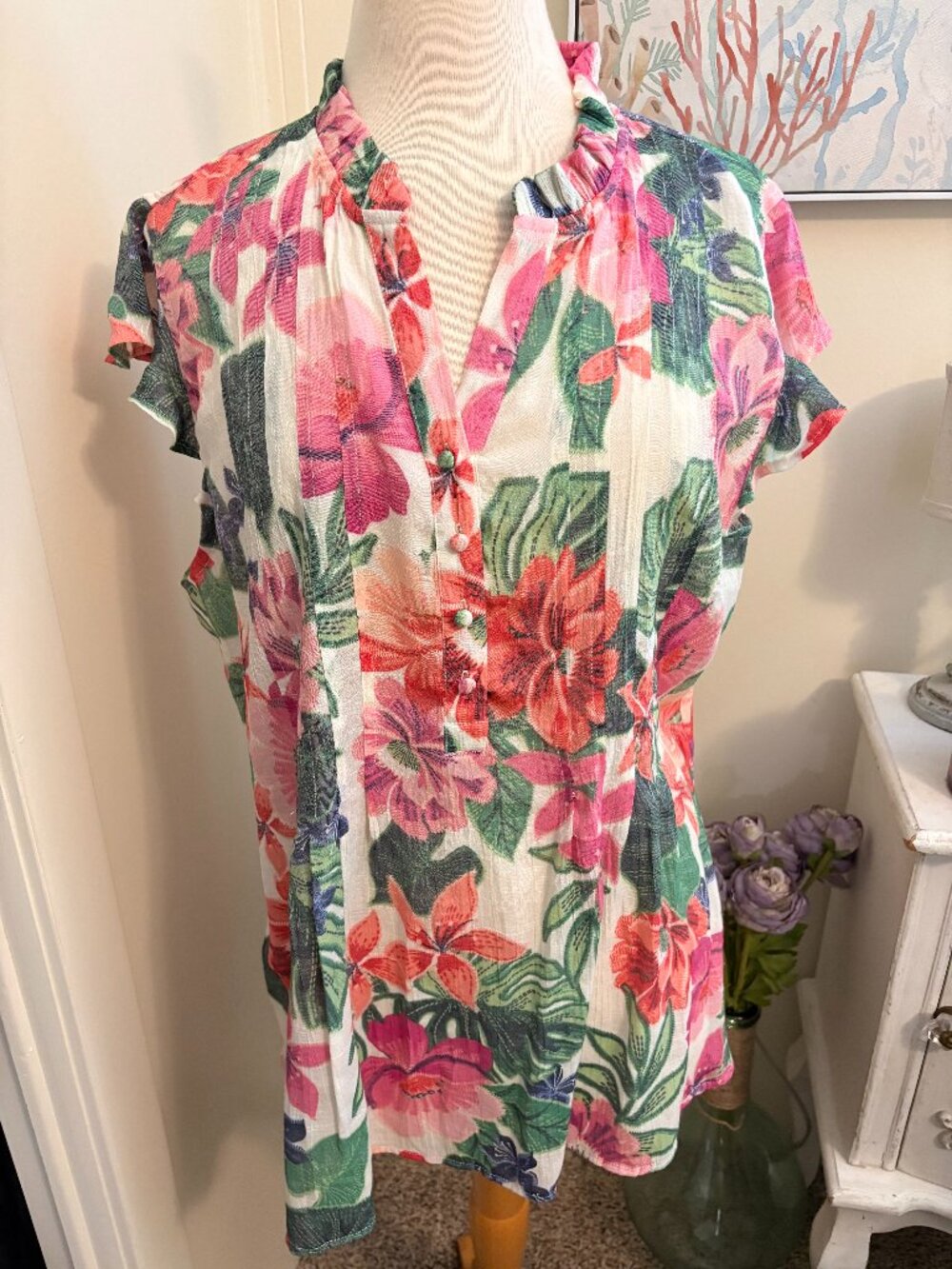 Ava & Grace floral print shirt. Sleeveless, size XL, pink, green, blue and white